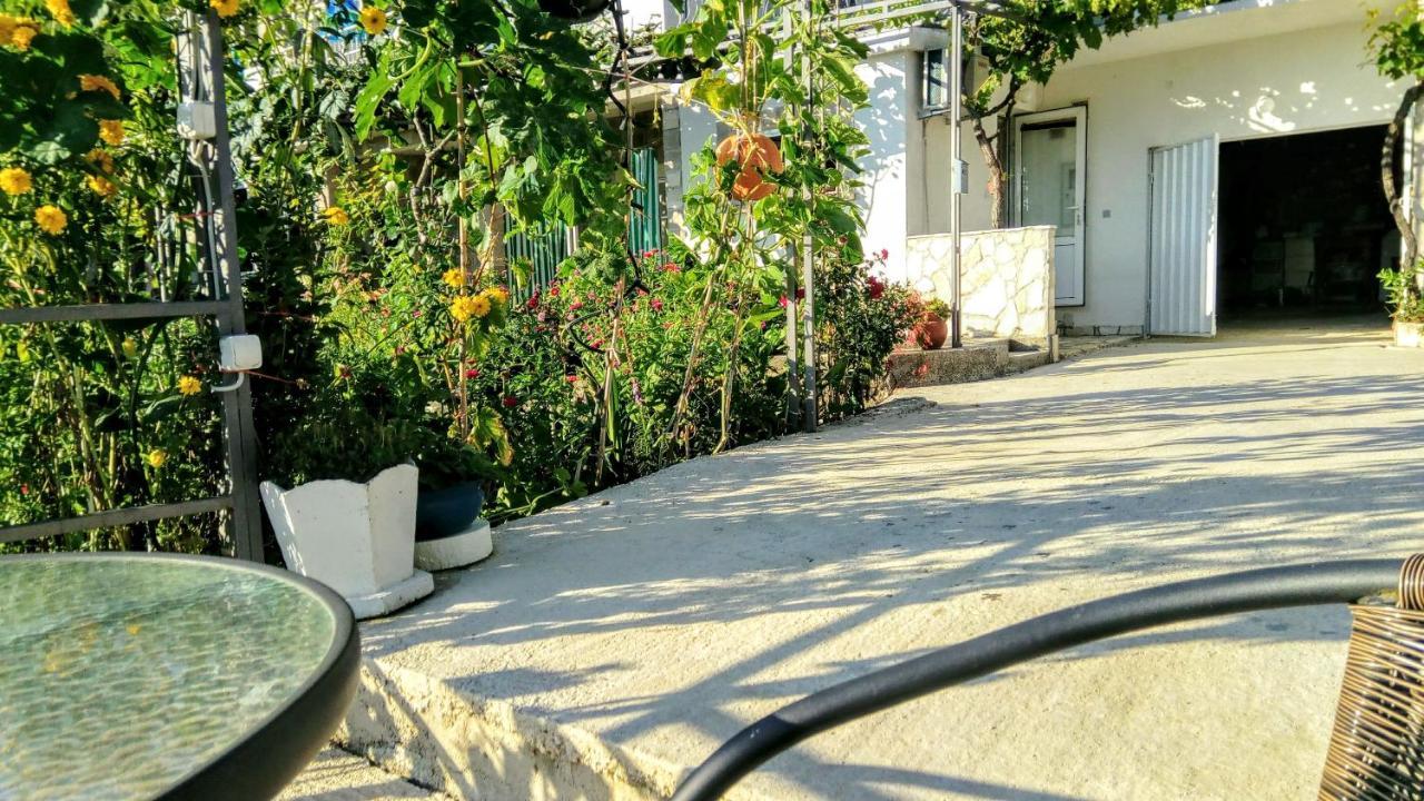 Apartmani Bosco Tivat Exterior foto
